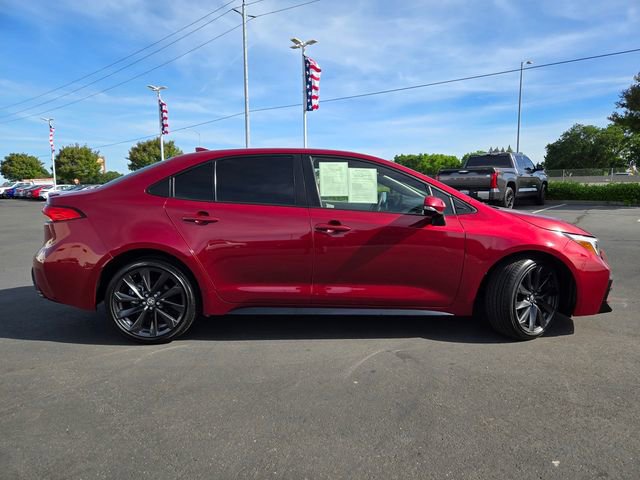 Used 2023 Toyota Corolla SE w/ SE Premium Package image 3