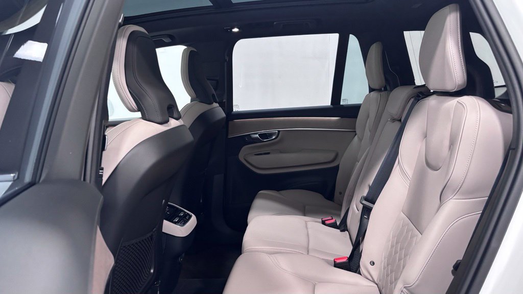 Certified 2026 Volvo XC90 B6 Plus AWD/4WD image 22