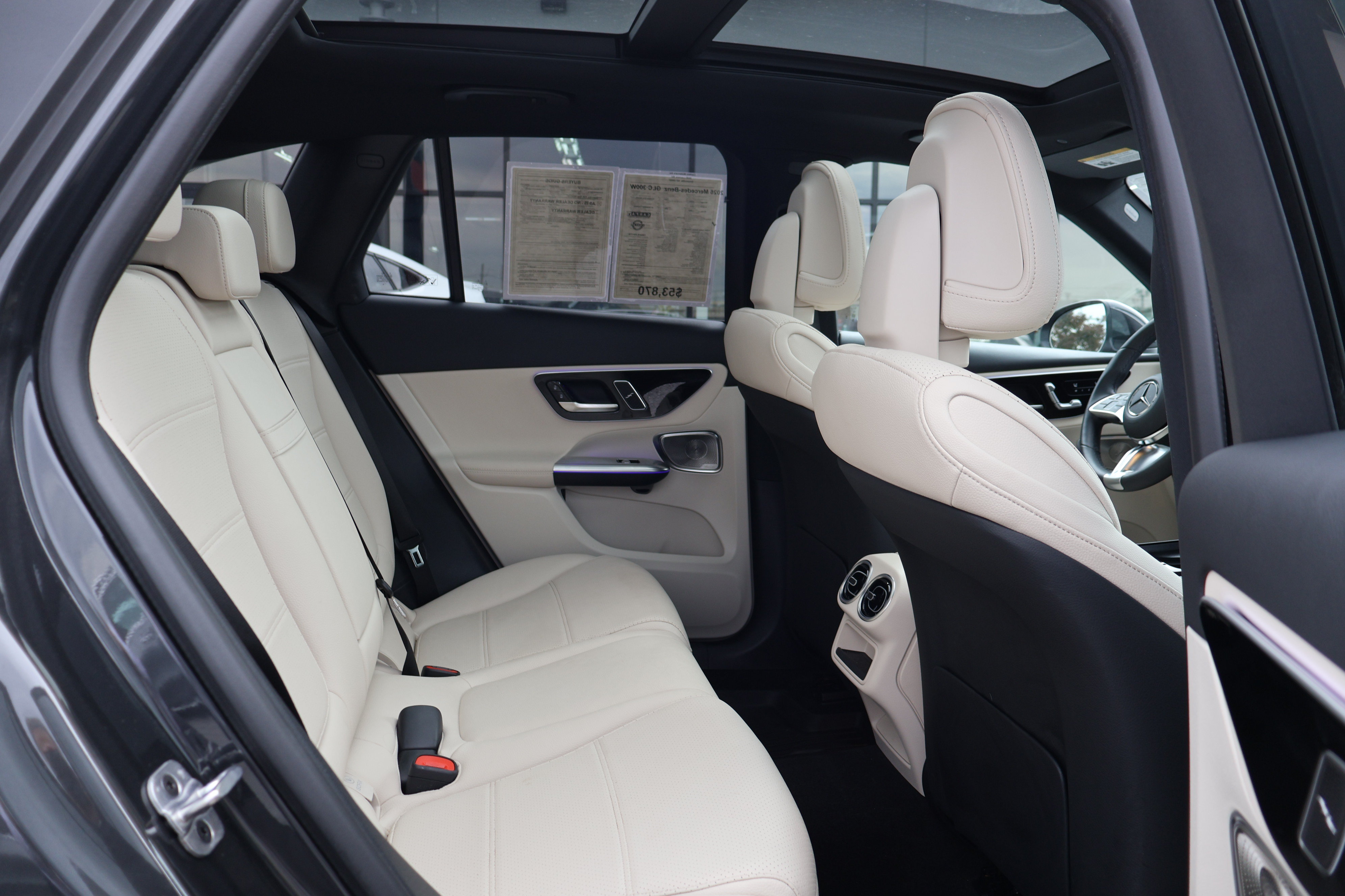 Used 2026 Mercedes-Benz GLC 300 image 26