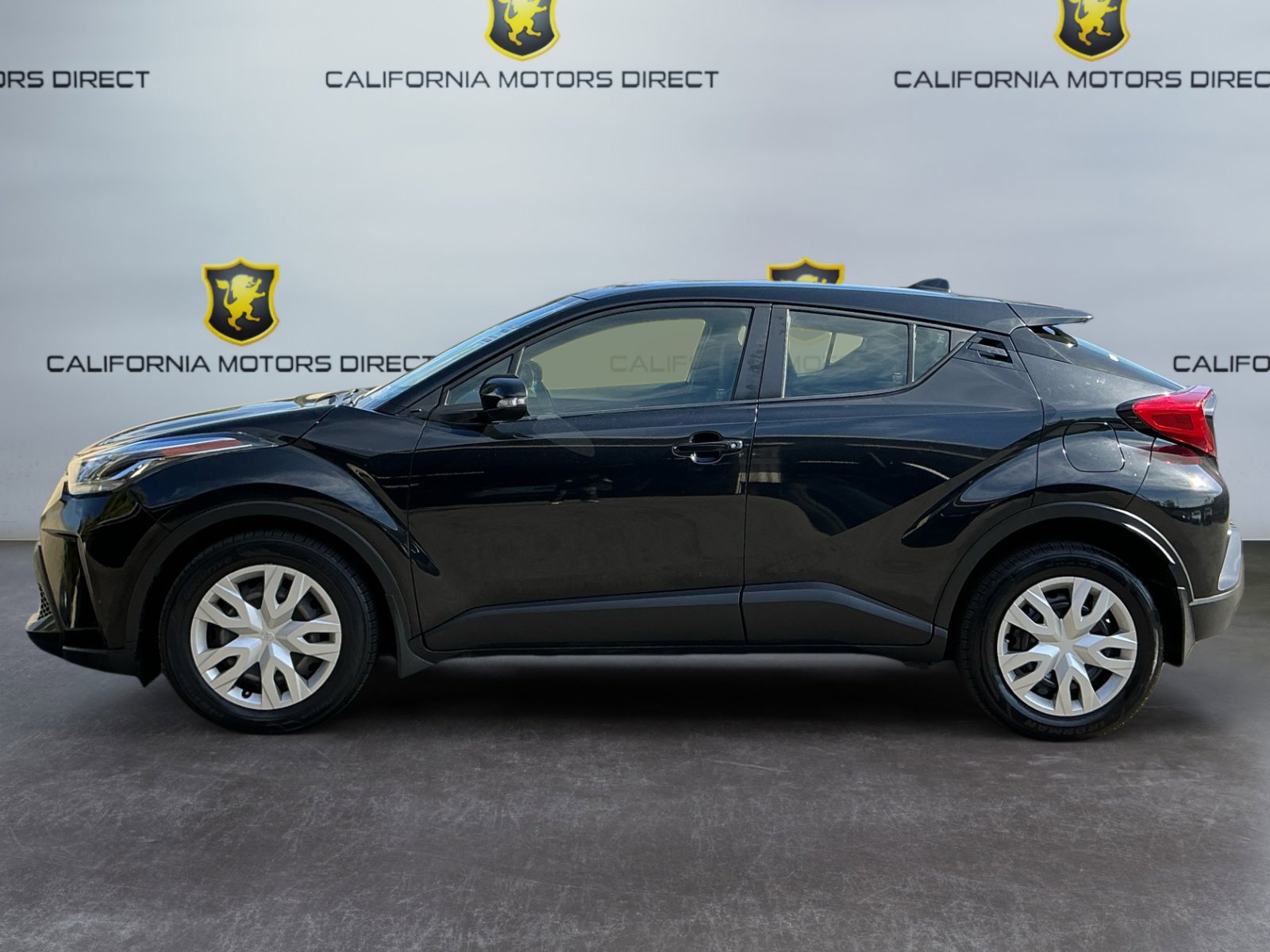 Used 2021 Toyota C-HR LE image 8