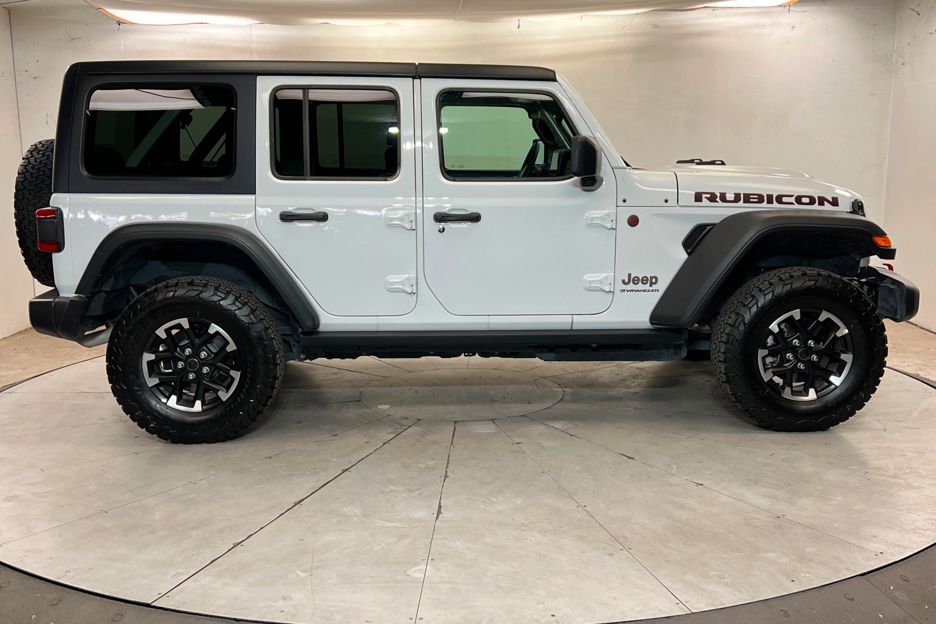 Used 2026 Jeep Wrangler Unlimited Rubicon AWD/4WD image 7