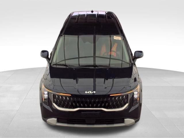 Used 2025 Kia Carnival FWD image 3