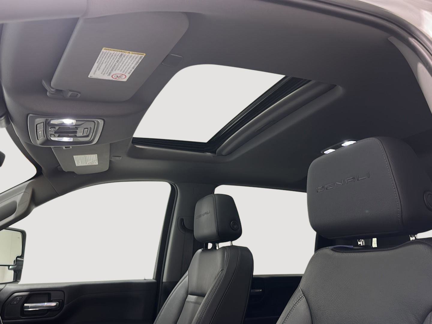 Used 2021 GMC Sierra 2500 Denali w/ Denali Ultimate Package image 21