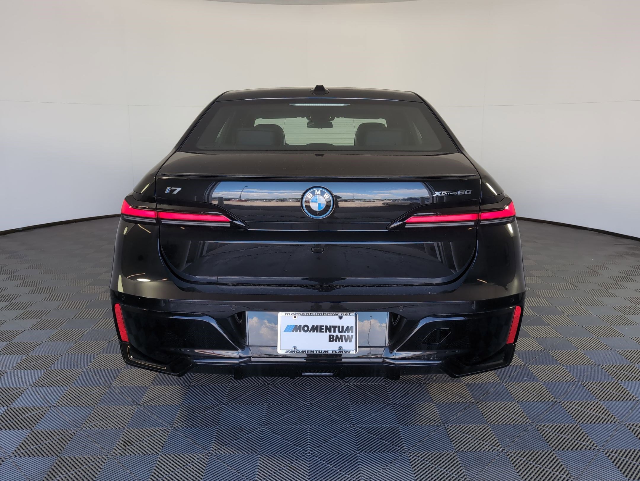 New 2025 BMW i7 xDrive60 w/ Premium Package image 8