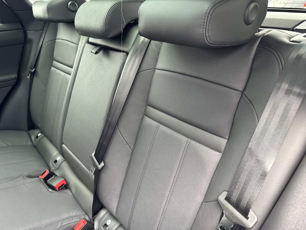 New 2026 Land Rover Range Rover Evoque Dynamic SE image 13