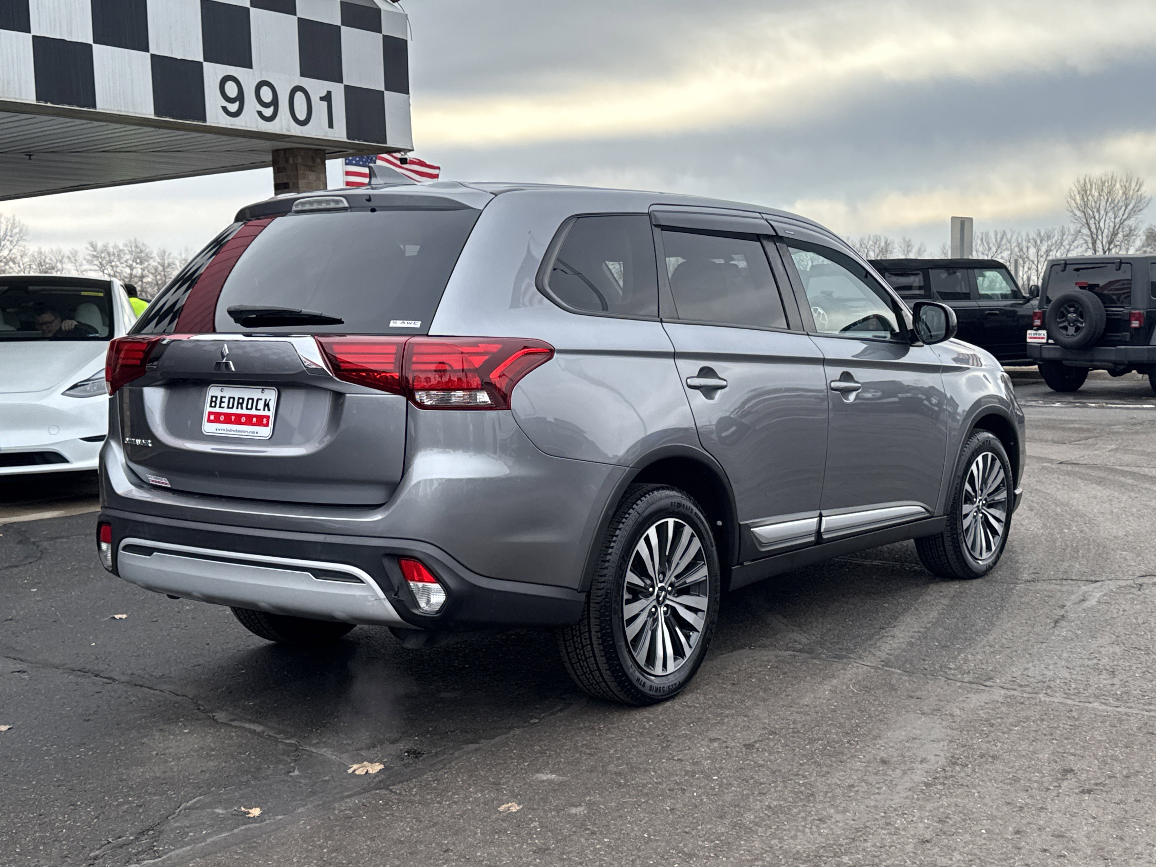 Used 2020 Mitsubishi Outlander SE image 7