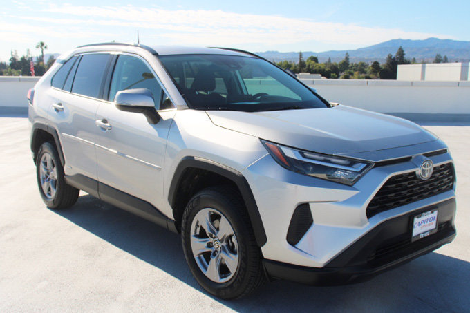 Used 2023 Toyota RAV4 LE AWD/4WD image 2