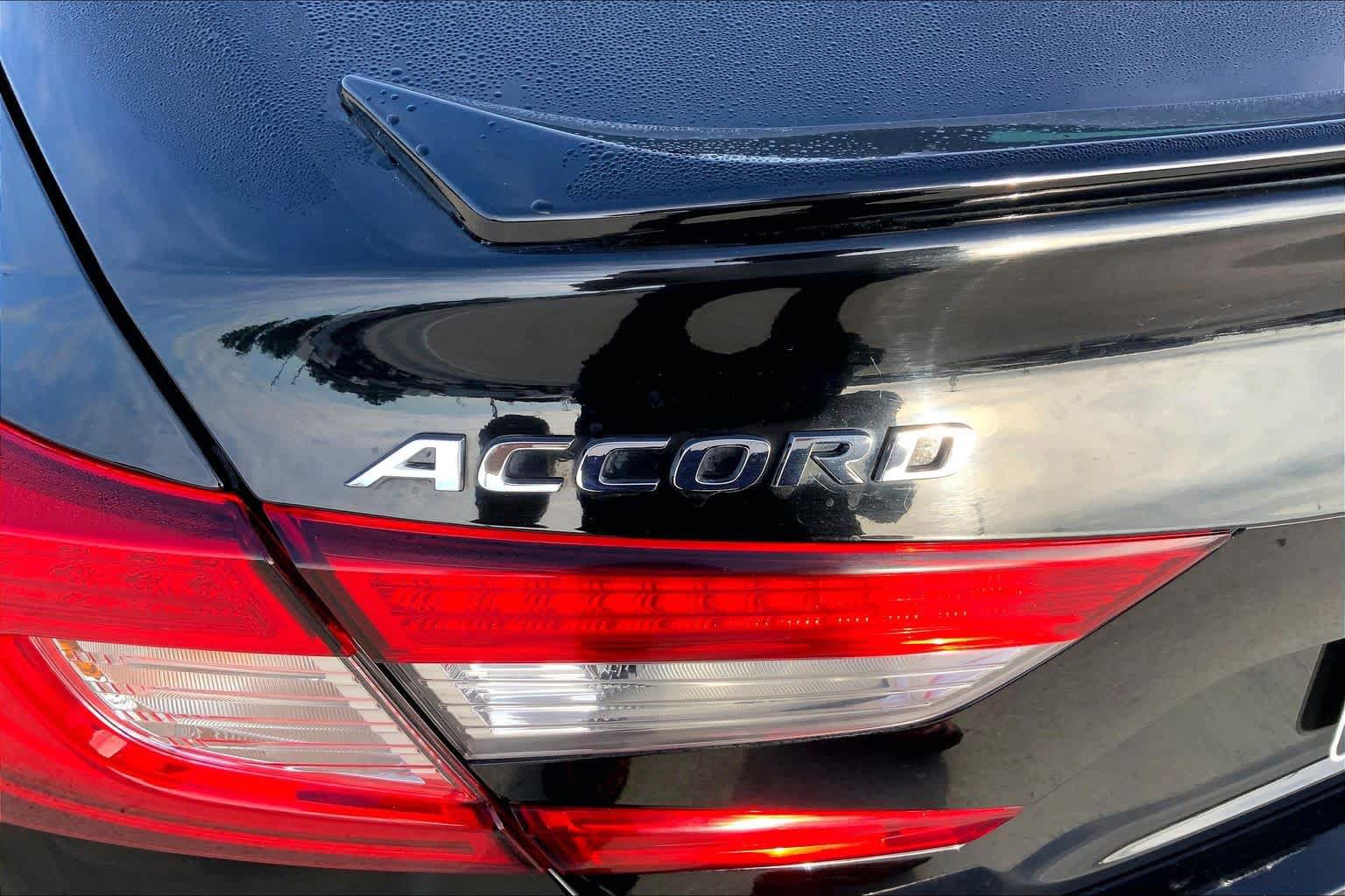 Used 2018 Honda Accord Sport image 10