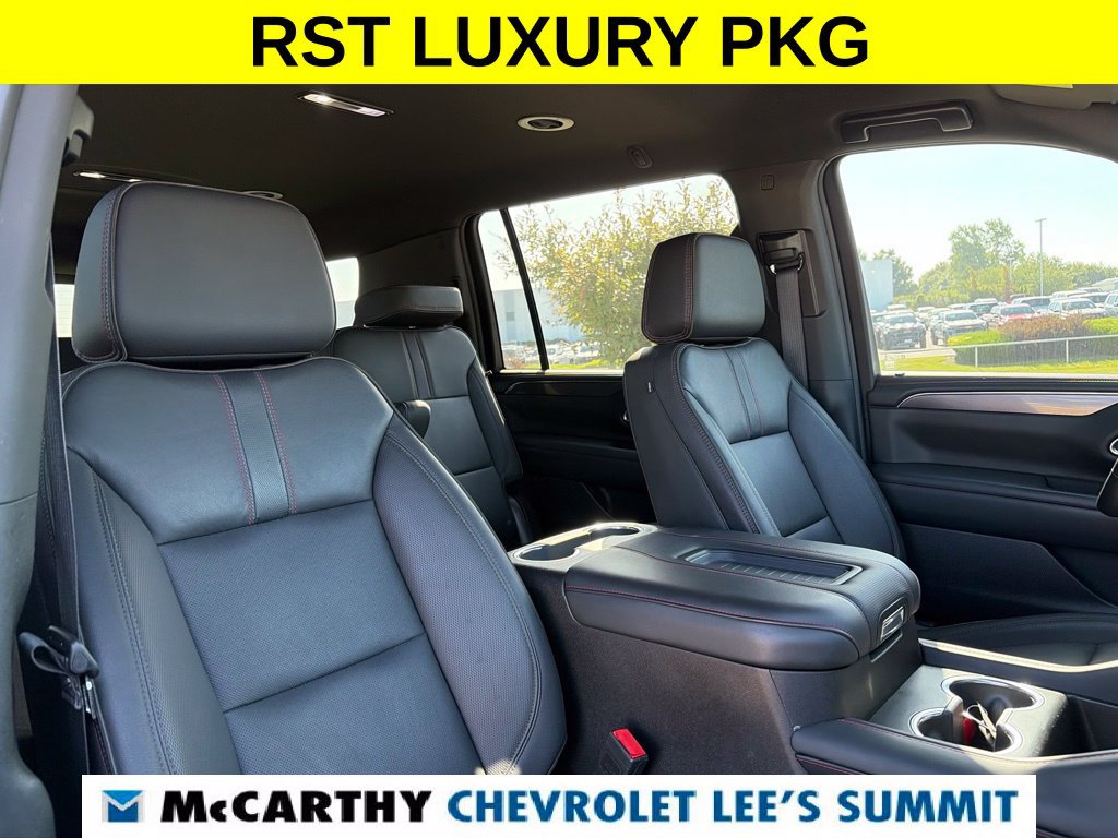 Used 2024 Chevrolet Suburban RST w/ Luxury Package AWD/4WD image 31