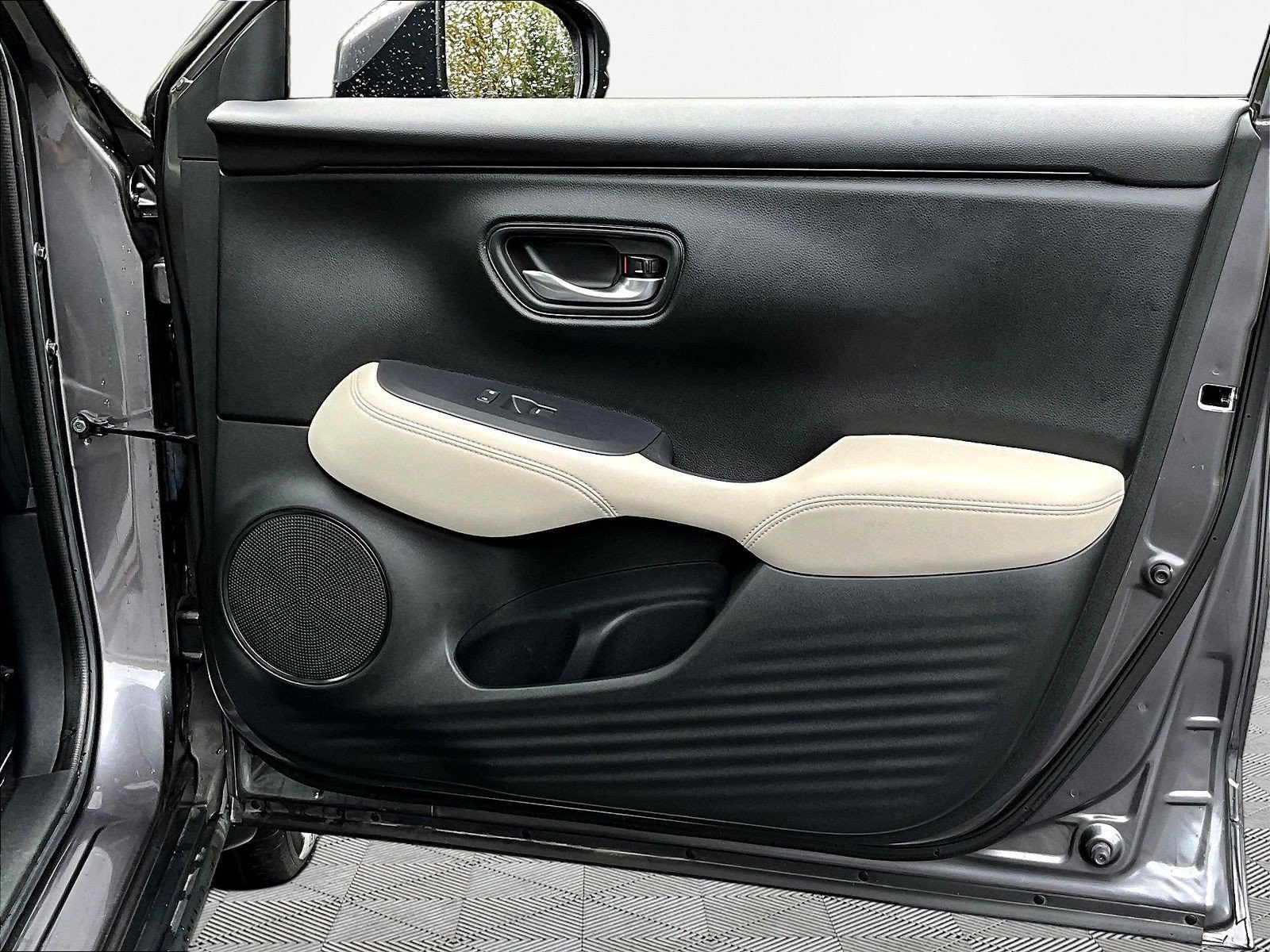 Certified 2024 Honda HR-V LX image 28