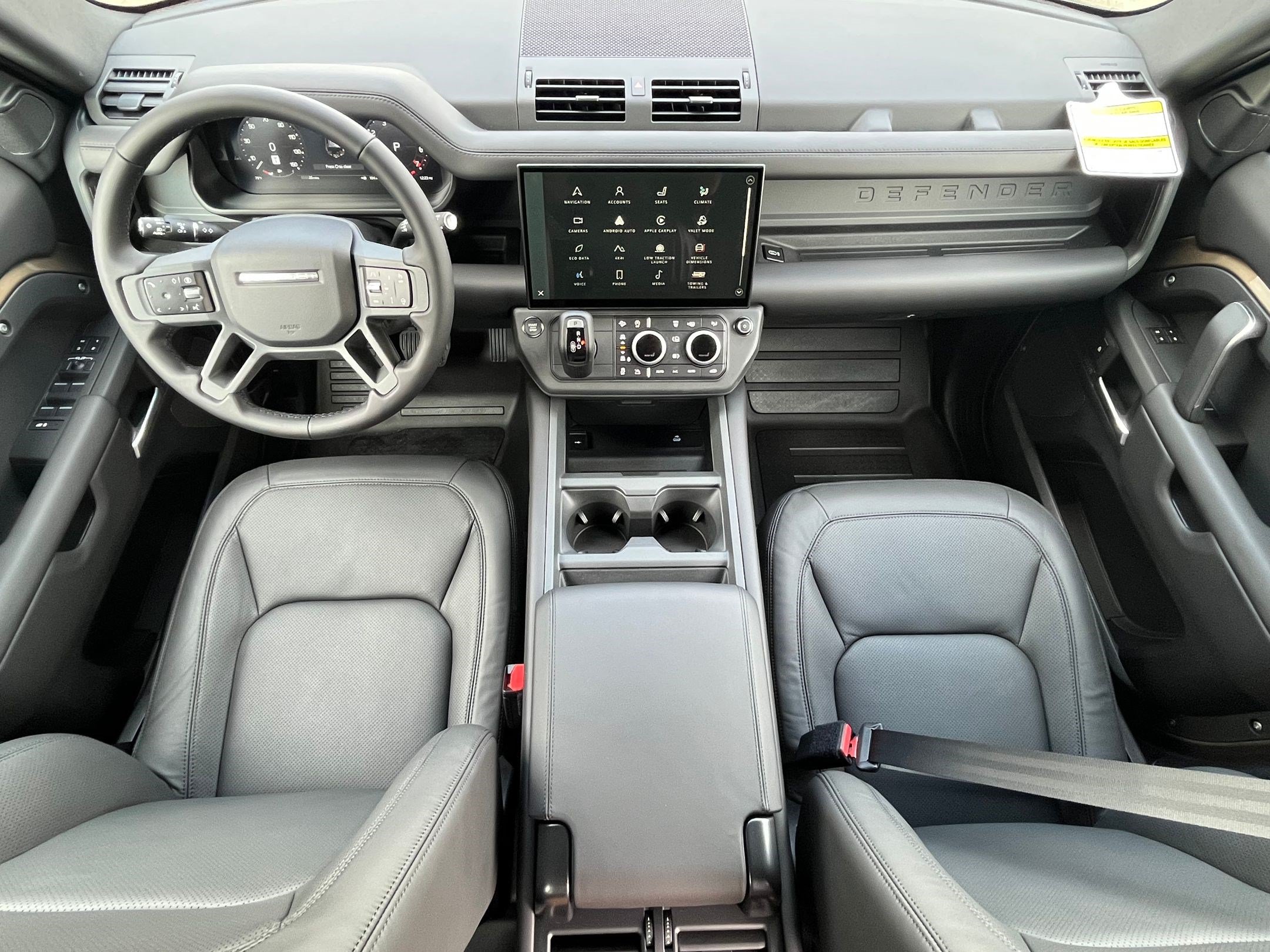 Used 2026 Land Rover Defender 110 X-Dynamic SE AWD/4WD image 14