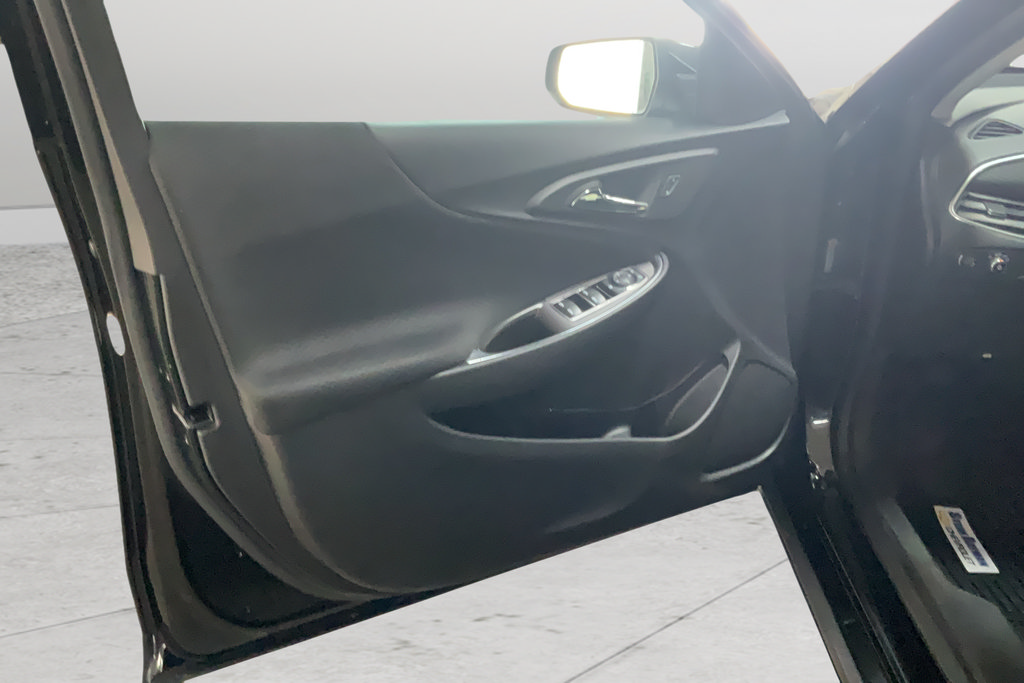 Certified 2017 Chevrolet Malibu LT FWD image 11