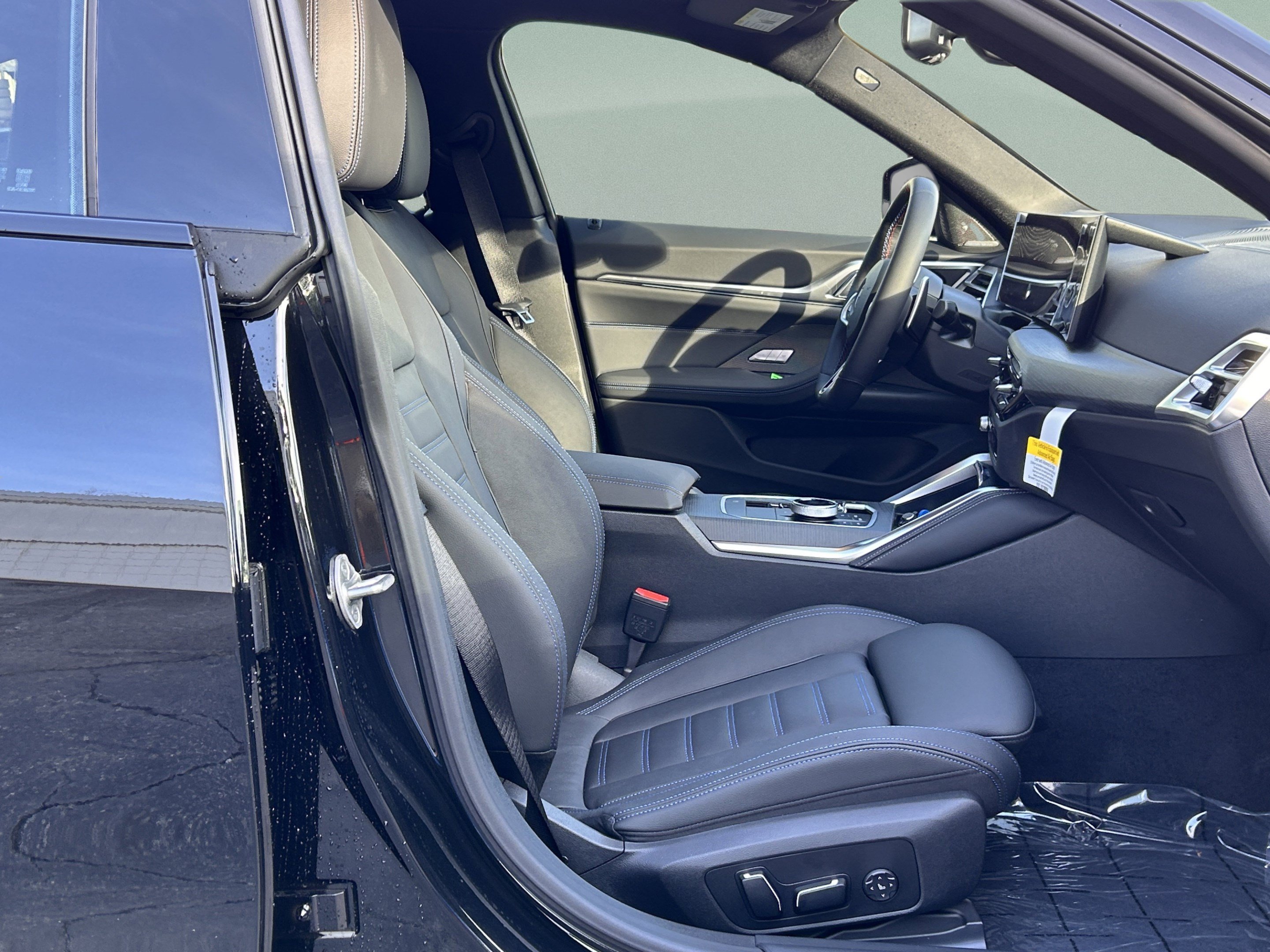 Used 2026 BMW M440i w/ Premium Package RWD image 25