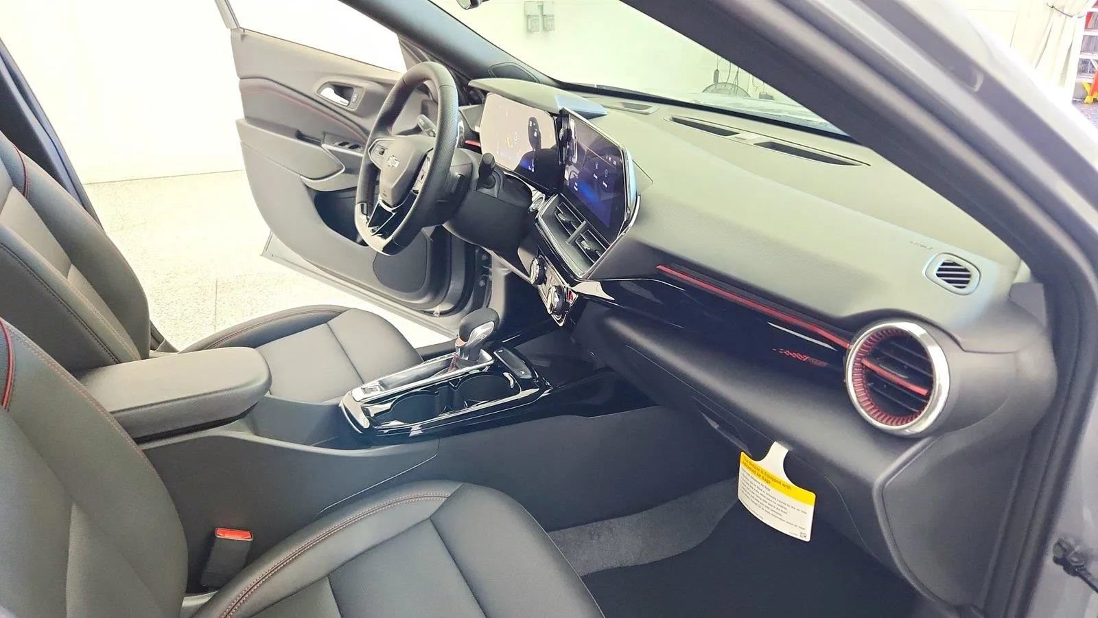 New 2026 Chevrolet Trax RS w/ Sunroof Package FWD image 29