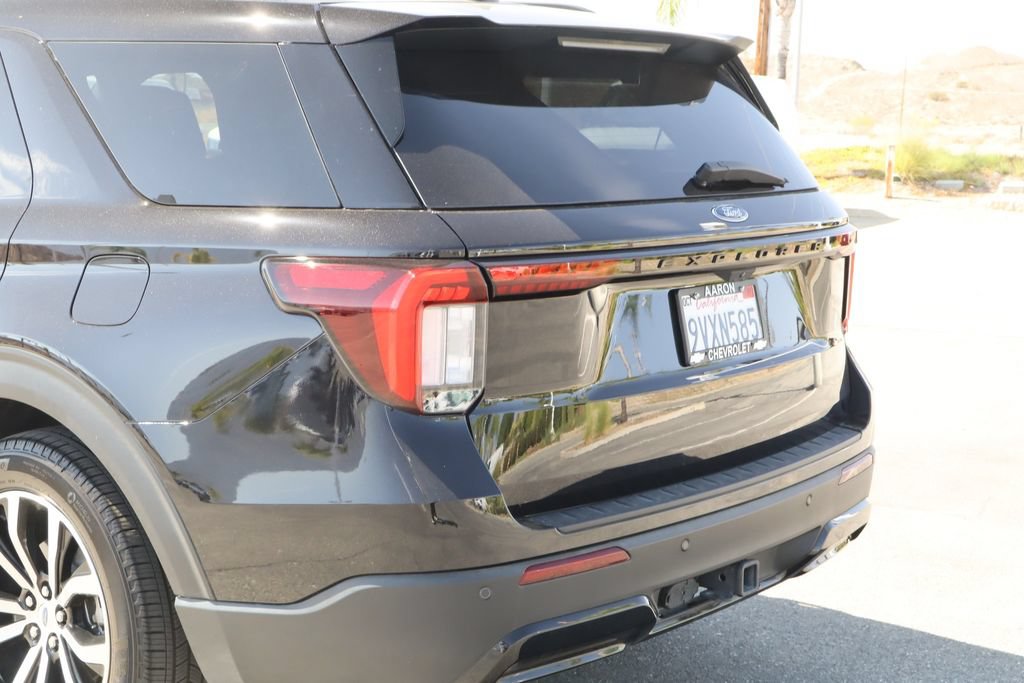 Used 2025 Ford Explorer ST-Line w/ Premium Package RWD image 16
