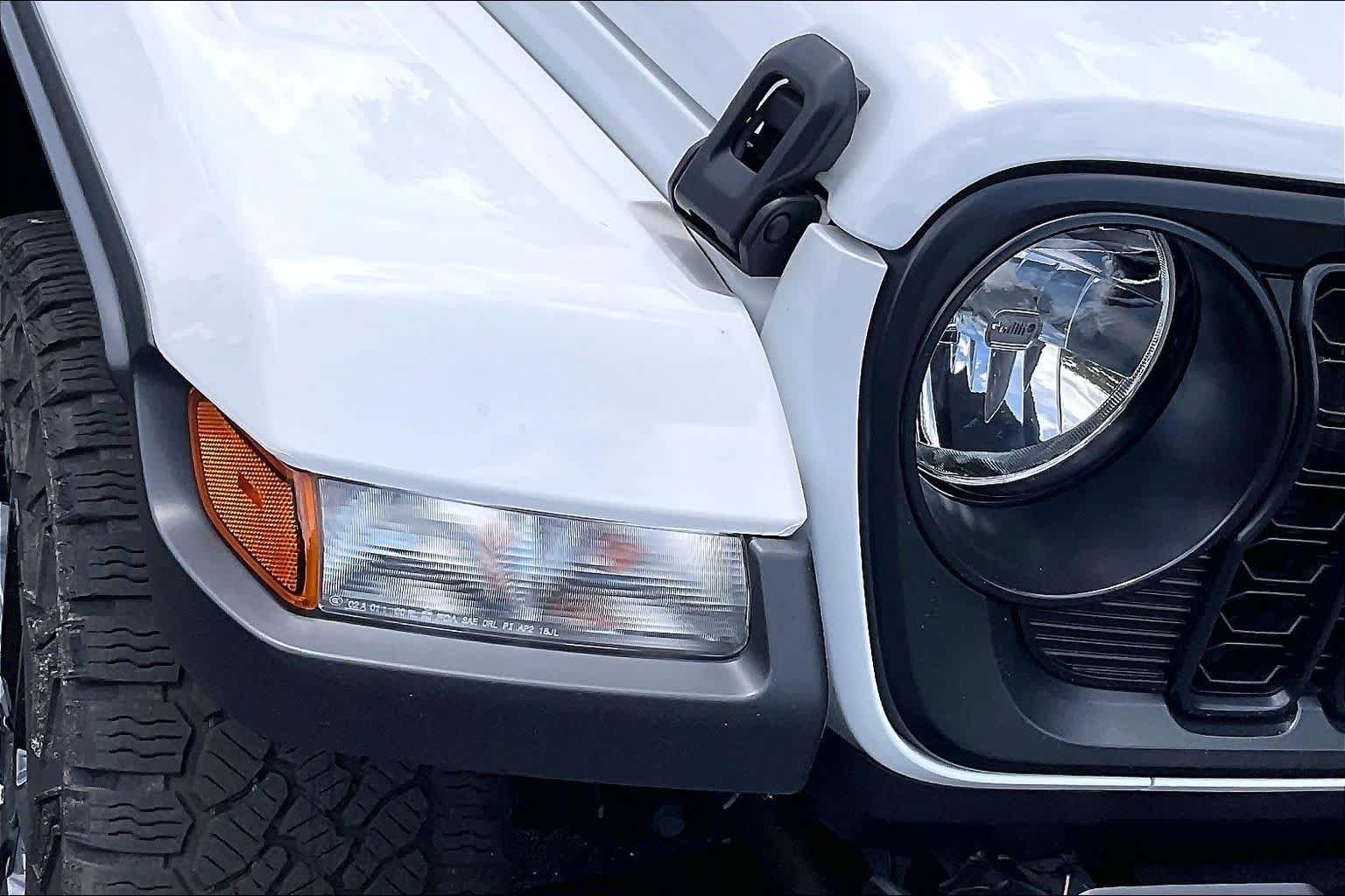 Used 2024 Jeep Gladiator Sport AWD/4WD image 27
