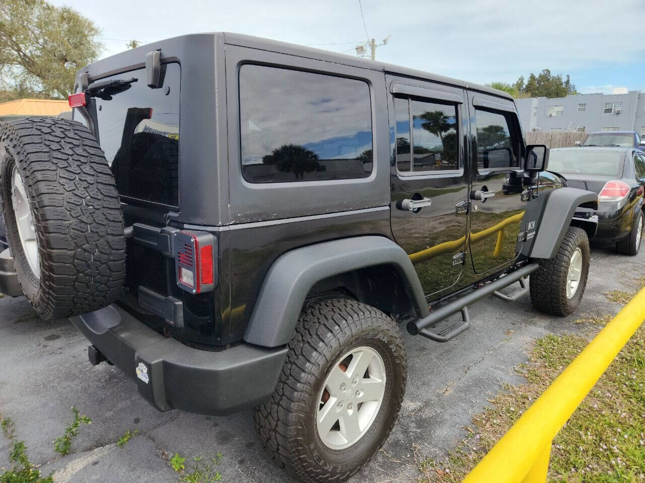 Used 2008 Jeep Wrangler Unlimited X image 3
