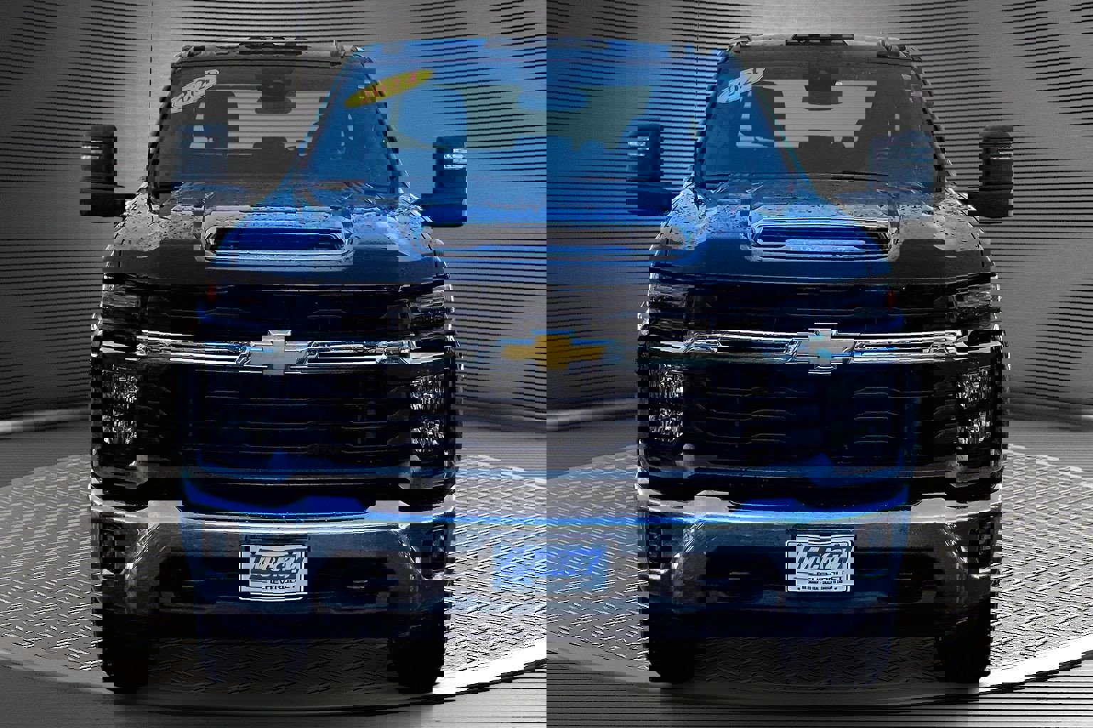 Used 2024 Chevrolet Silverado 2500 LT w/ Convenience Package image 2