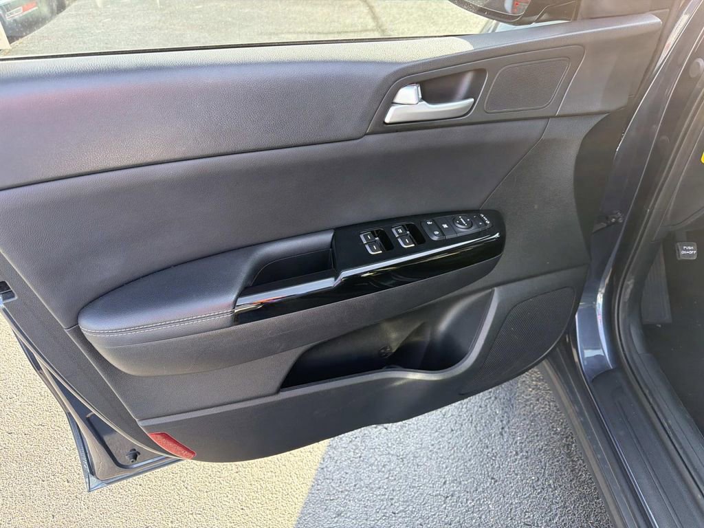 Used 2021 Kia Sportage EX image 26