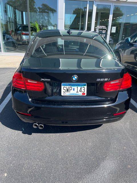 Used 2013 BMW 328i xDrive Sedan AWD/4WD image 4