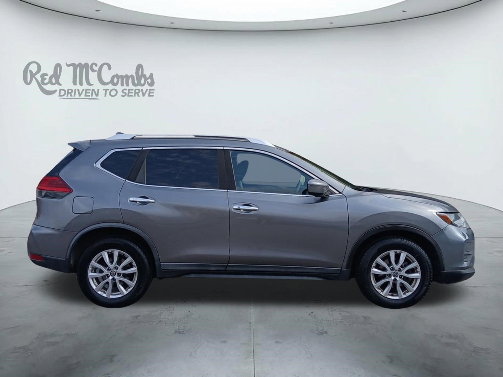 Used 2017 Nissan Rogue SV image 6