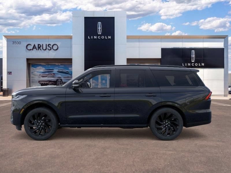 New 2026 Lincoln Navigator Reserve w/ Jet Appearance Package AWD/4WD image 3
