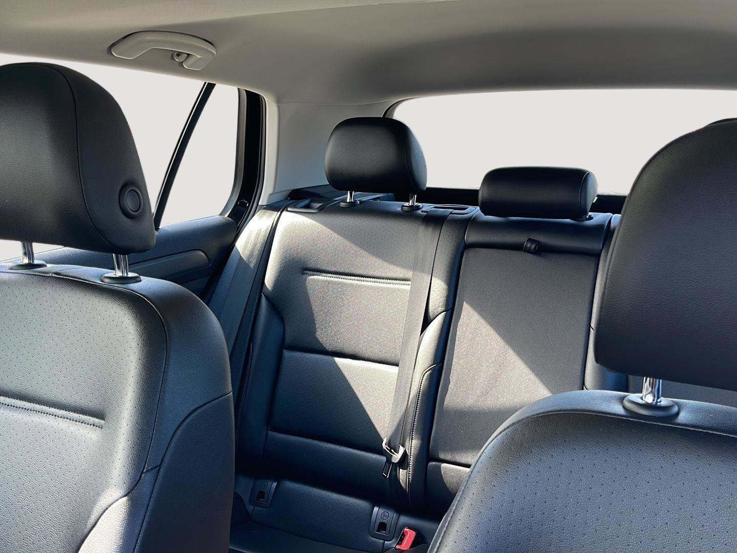 Used 2021 Volkswagen Golf 4-Door image 37