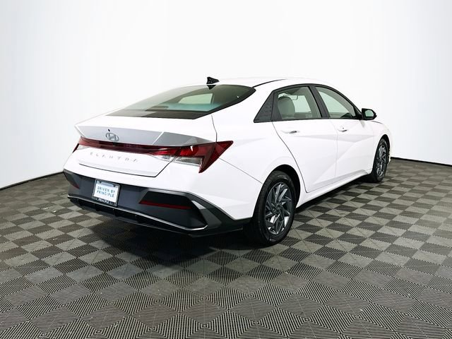 Used 2024 Hyundai Elantra SEL image 8