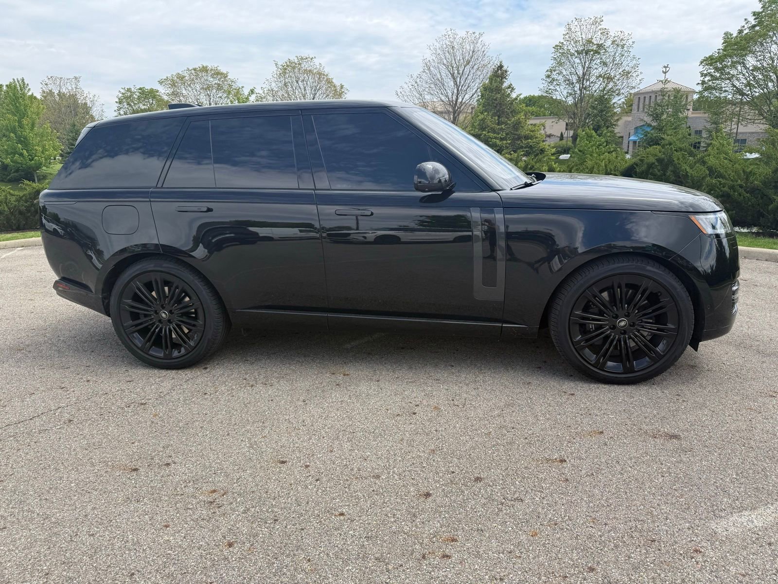 Used 2023 Land Rover Range Rover SE AWD/4WD image 4