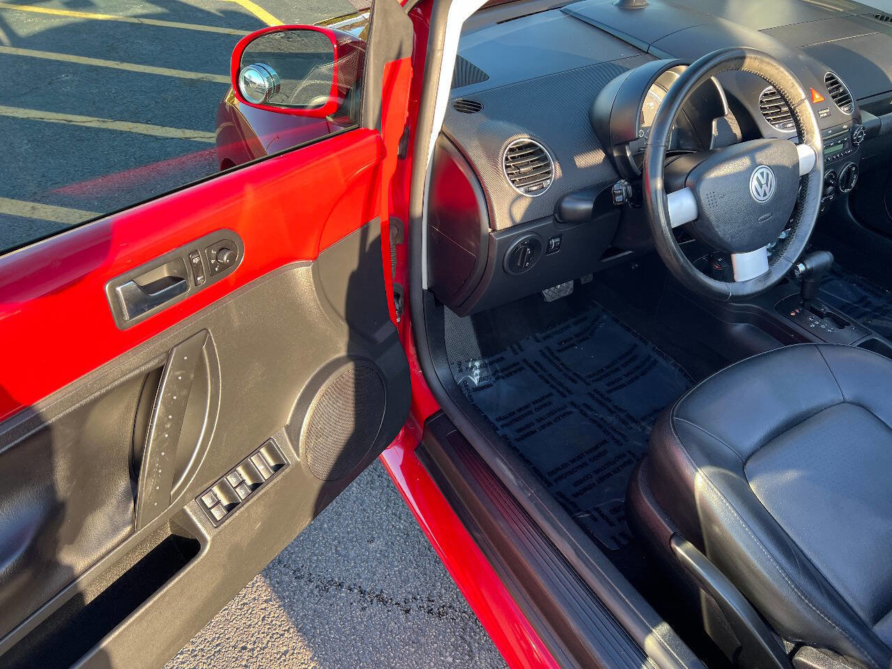 Used 2008 Volkswagen Beetle SE image 20