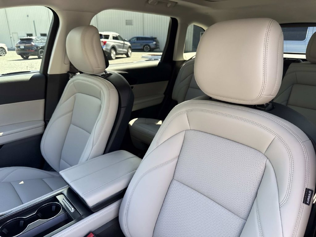 New 2026 Lincoln Nautilus Premier w/ Equipment Group 102A AWD/4WD image 21