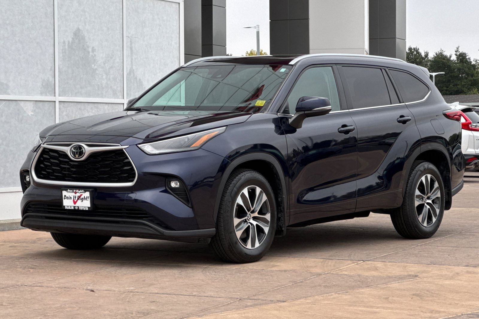 Used 2023 Toyota Highlander XLE image 10