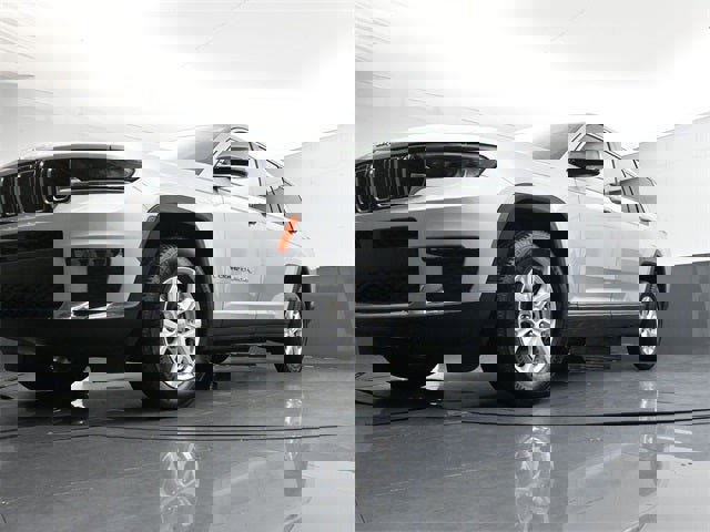 Used 2023 Jeep Grand Cherokee L Limited image 35