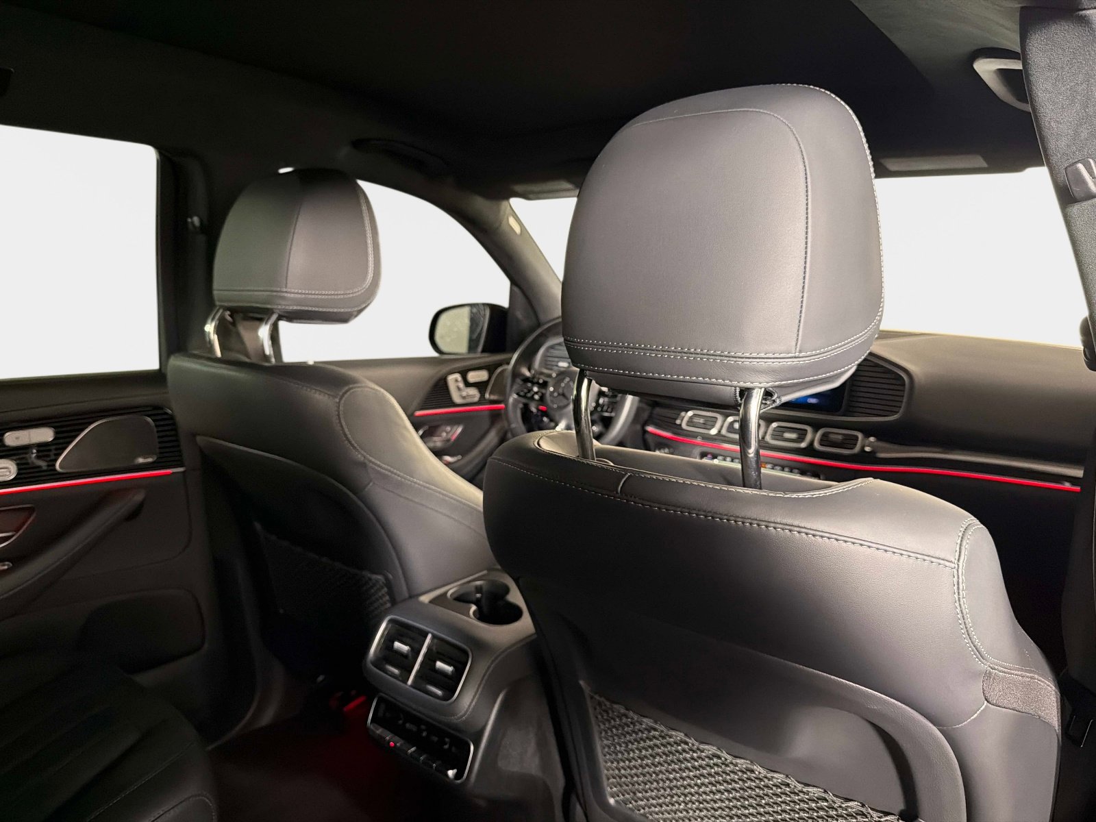 Used 2024 Mercedes-Benz GLS 63 AMG 4MATIC image 30