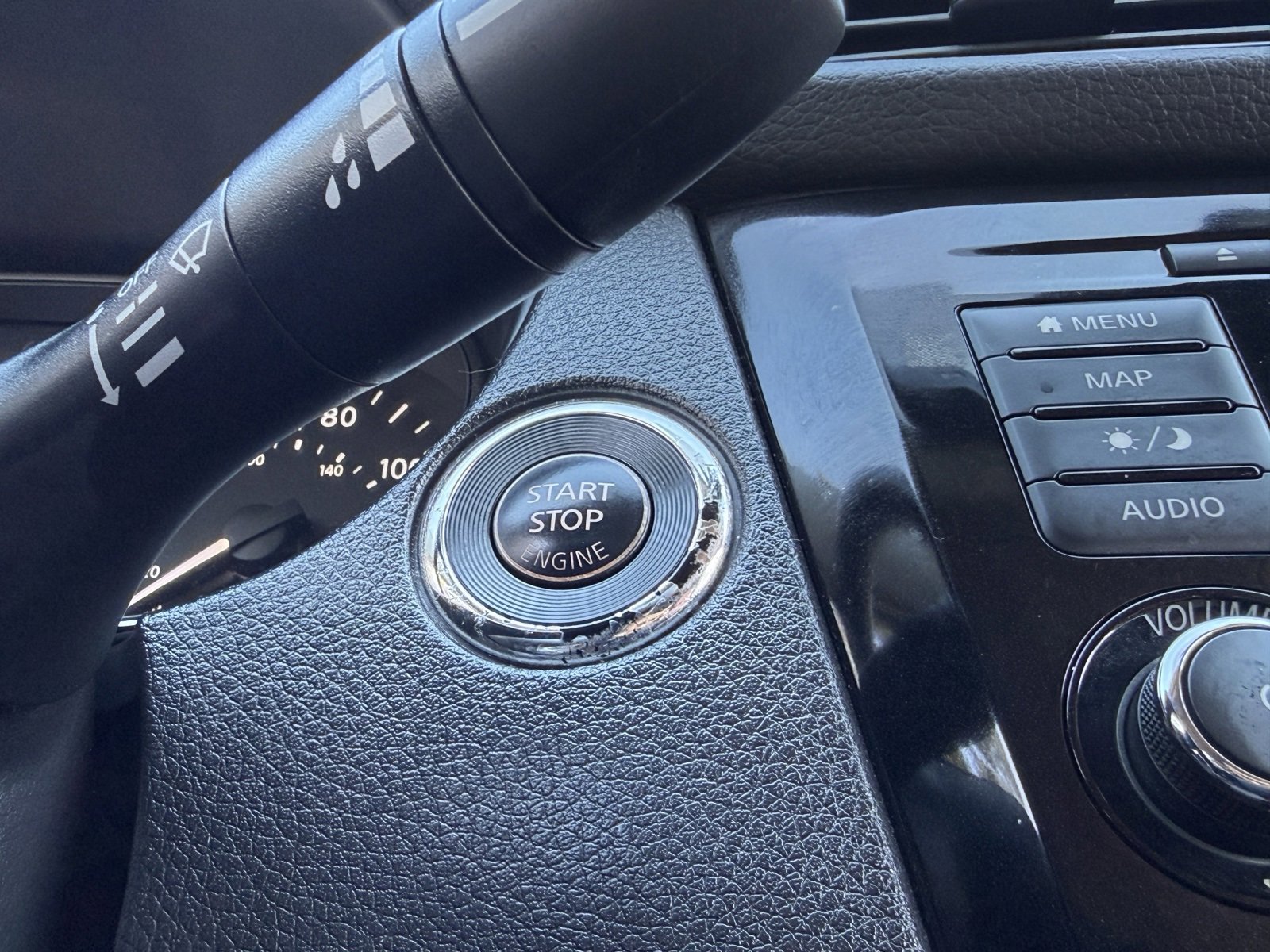 Used 2018 Nissan Rogue SL w/ Premium Package image 35