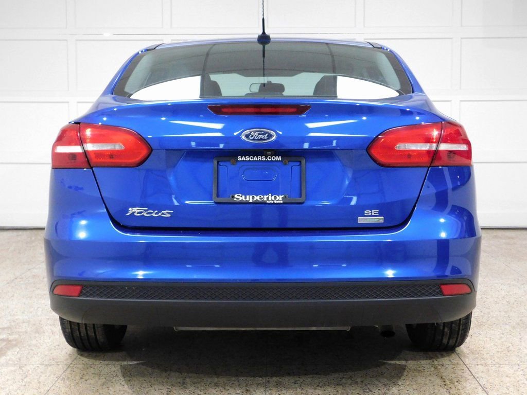 Used 2018 Ford Focus SE w/ SE Winter Package FWD image 7