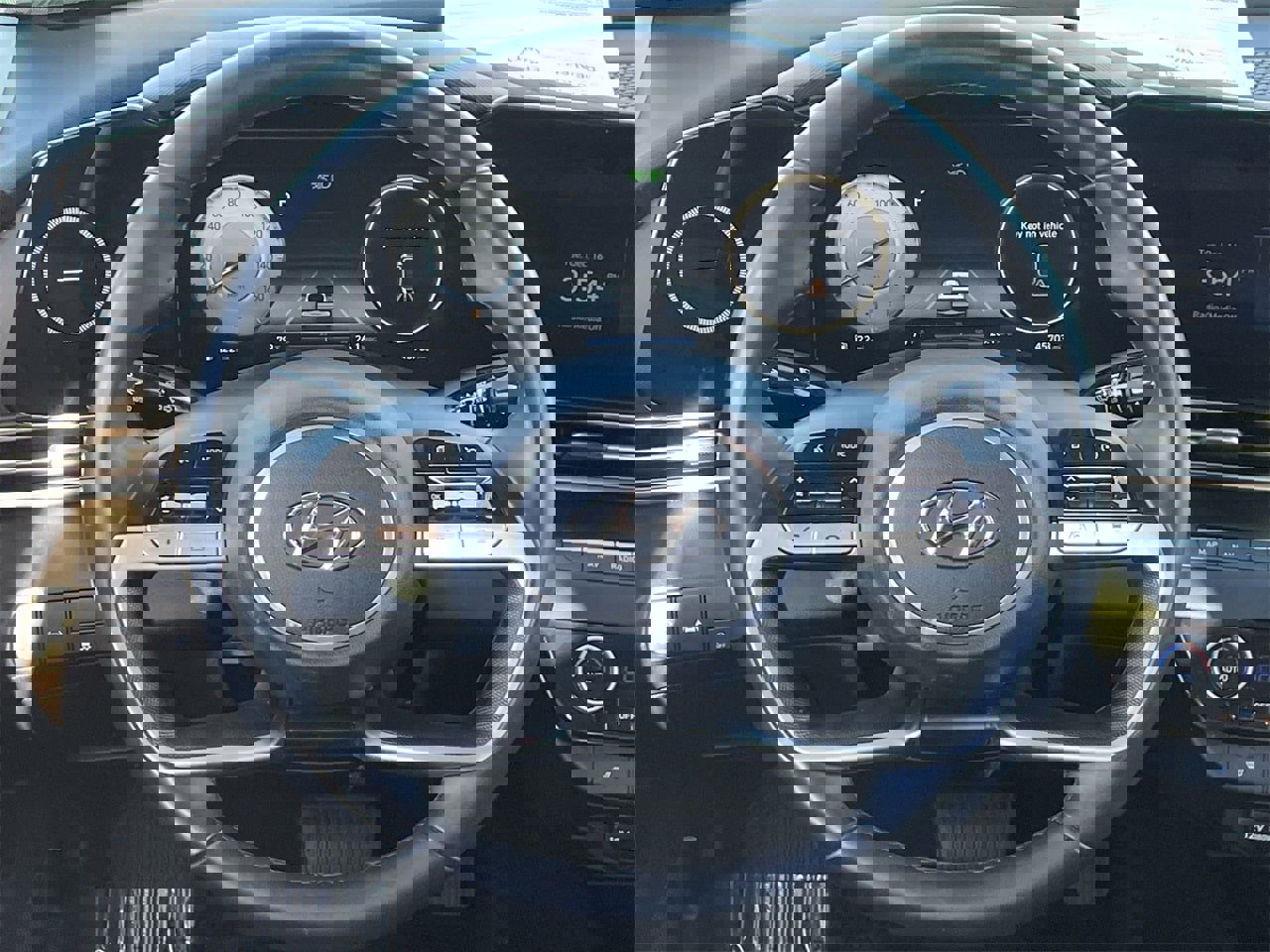 Certified 2023 Hyundai Elantra Limited image 21