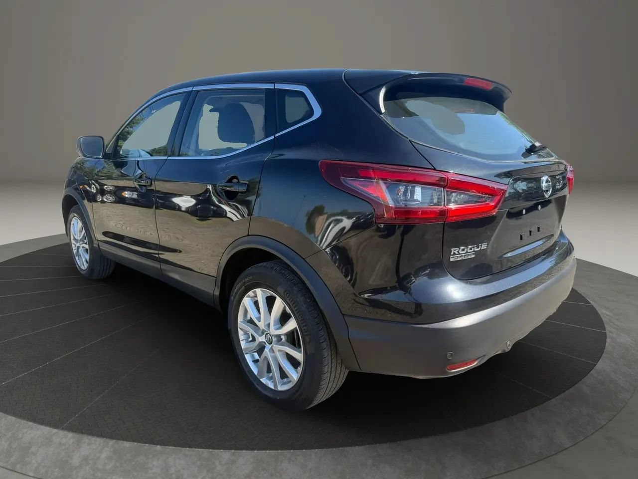Used 2021 Nissan Rogue Sport S FWD image 7