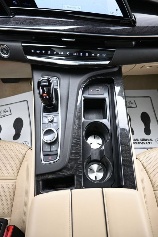 Used 2023 Cadillac Escalade Premium Luxury AWD/4WD image 25