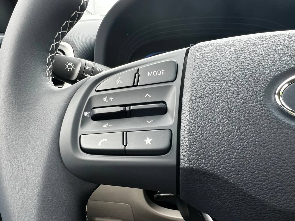 New 2026 Hyundai Venue SEL FWD image 37