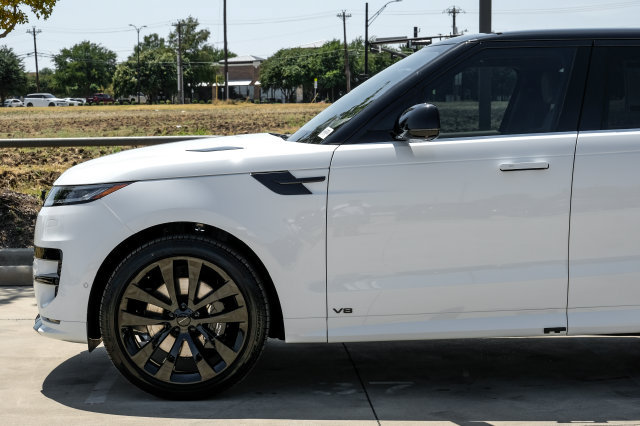 New 2026 Land Rover Range Rover Sport Dynamic SE AWD/4WD image 15