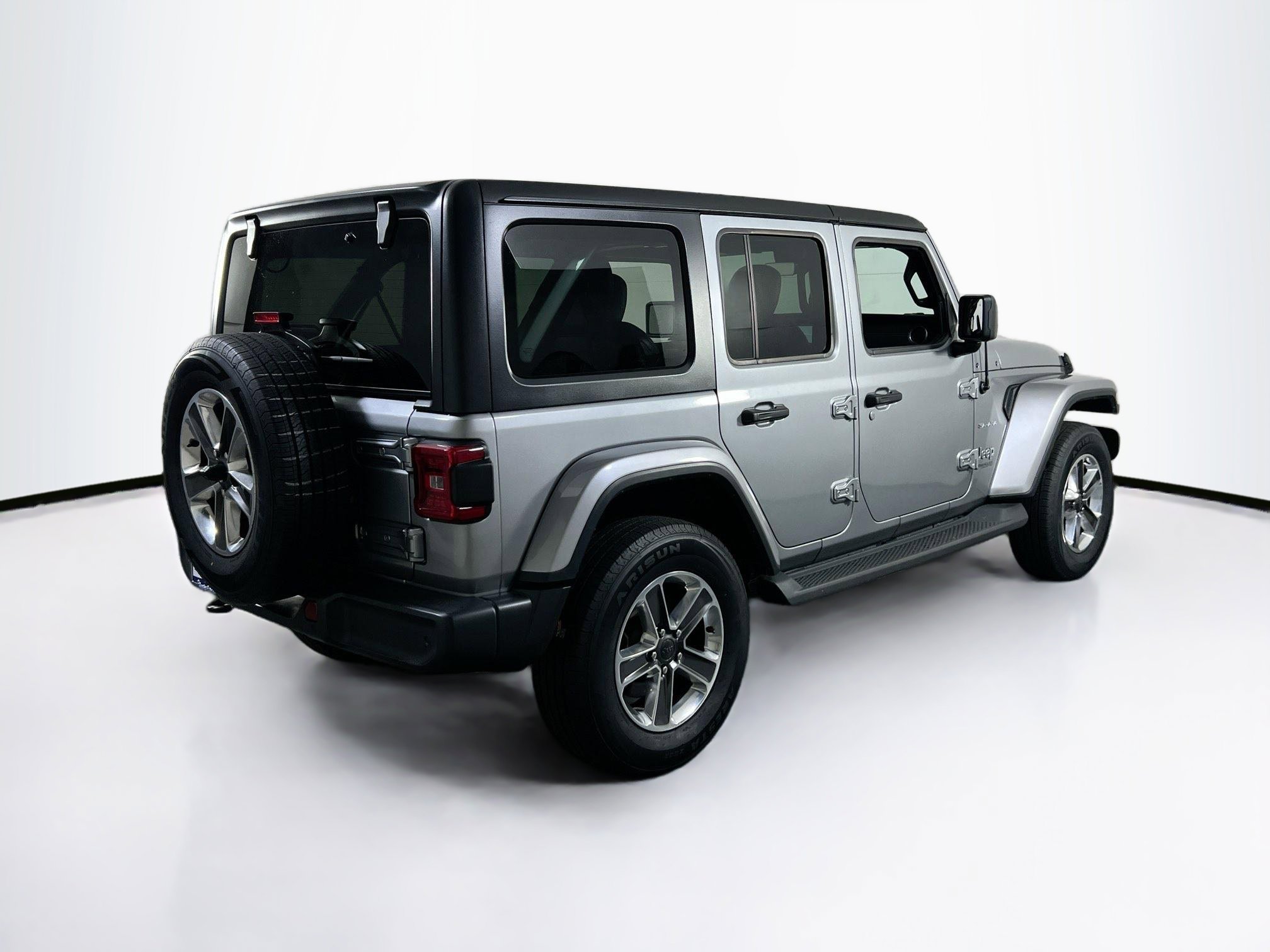 Used 2020 Jeep Wrangler Unlimited Sahara AWD/4WD image 5