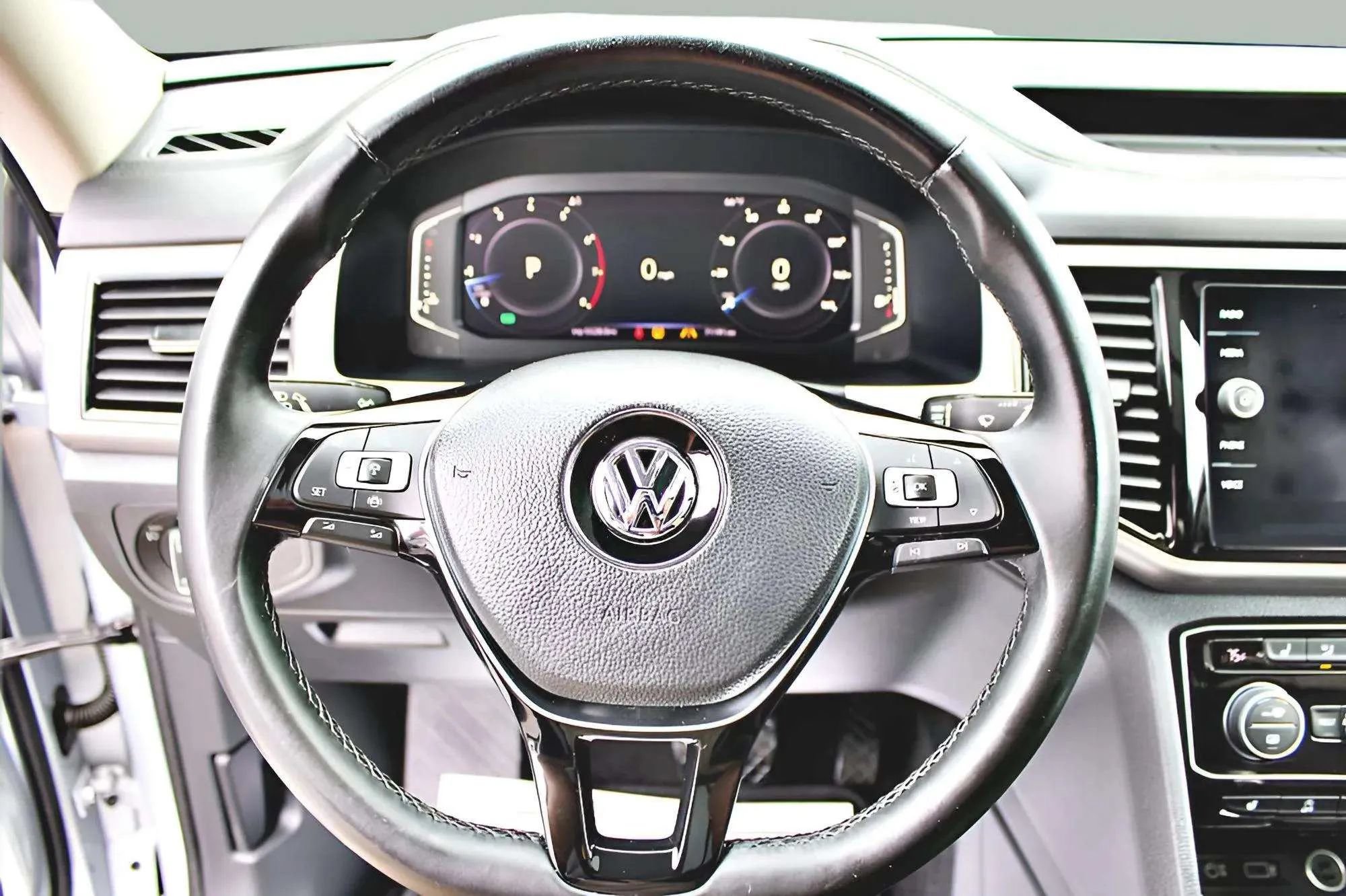 Used 2019 Volkswagen Atlas SEL FWD image 11