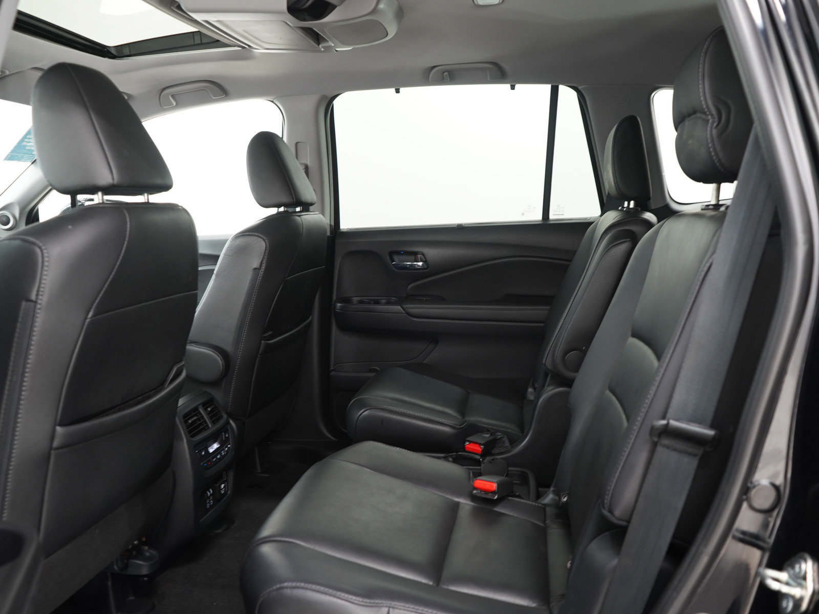 Used 2020 Honda Pilot Touring image 17