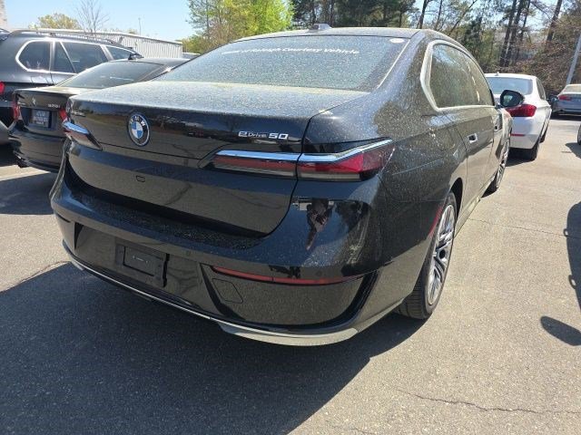Used 2025 BMW i7 eDrive50 w/ Premium Package image 7