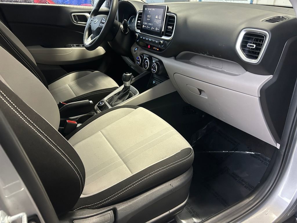 Certified 2025 Hyundai Venue SEL image 26