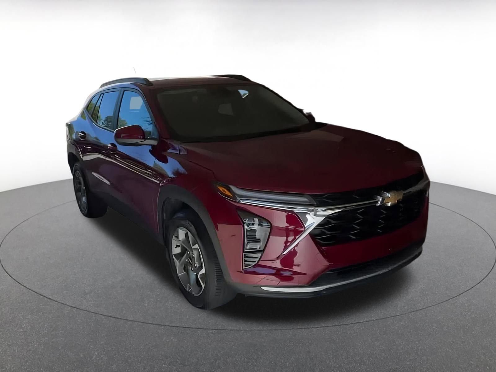 Used 2025 Chevrolet Trax LT image 3