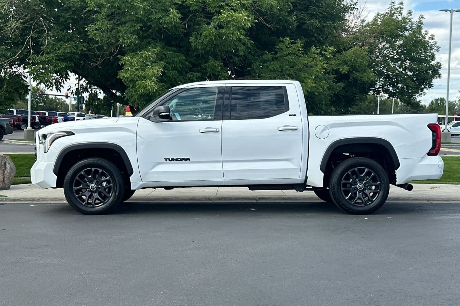 Used 2023 Toyota Tundra SR5 w/ SR5 Premium Package AWD/4WD image 5