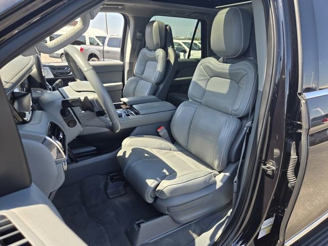 Used 2019 Lincoln Navigator Reserve image 10