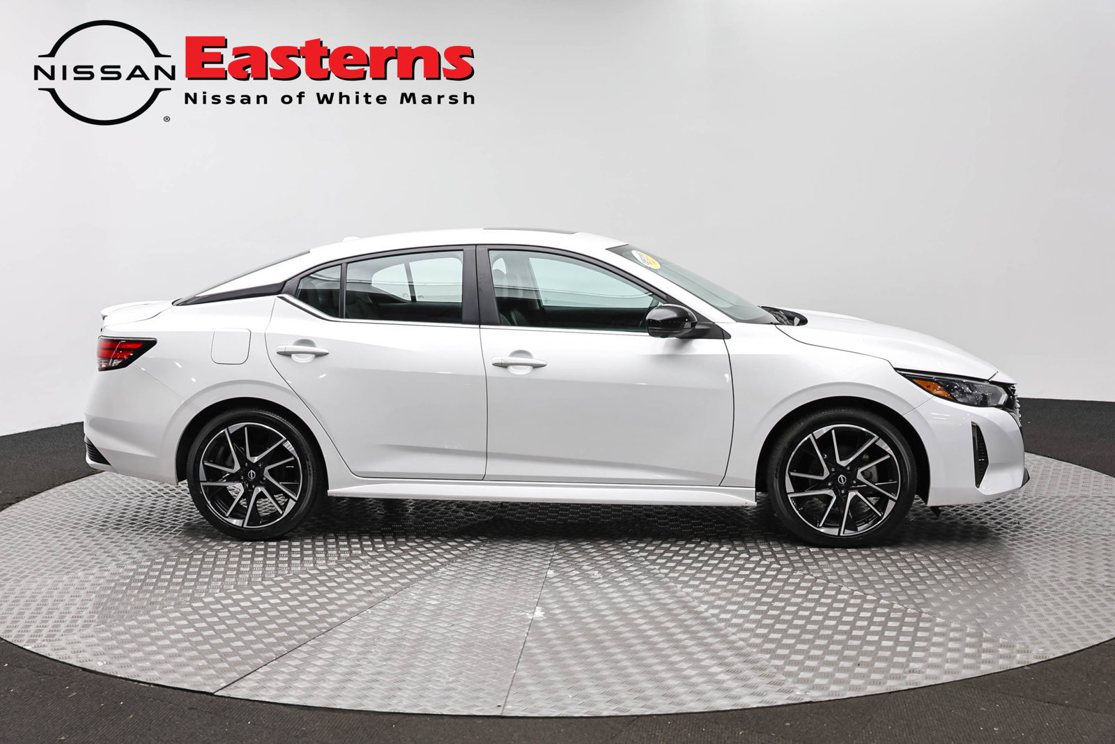 Used 2024 Nissan Sentra SR w/ SR Premium Package FWD image 4